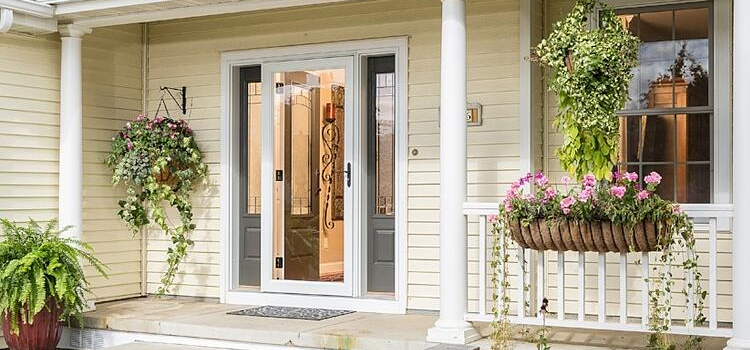 screen door installation in Modesto